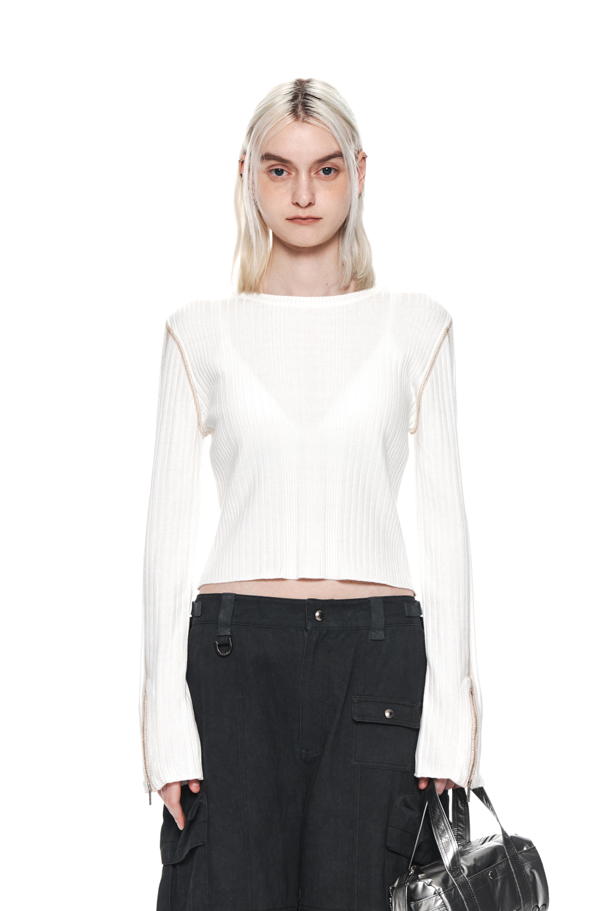 SLEEVE ZIPPER POINT KNIT PULLOVER IN IVORY
